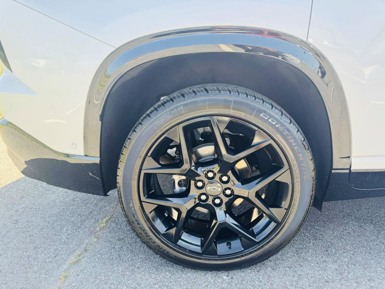 Used 2024 Chevrolet Traverse RS image 47