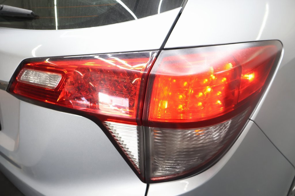 Used 2021 Honda HR-V LX image 27