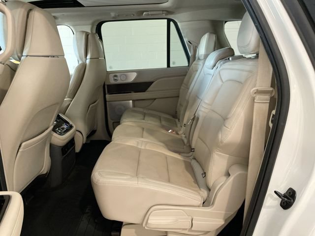 Used 2020 Lincoln Navigator L Reserve w/ Equipment Group 208A Reserve AWD/4WD image 12