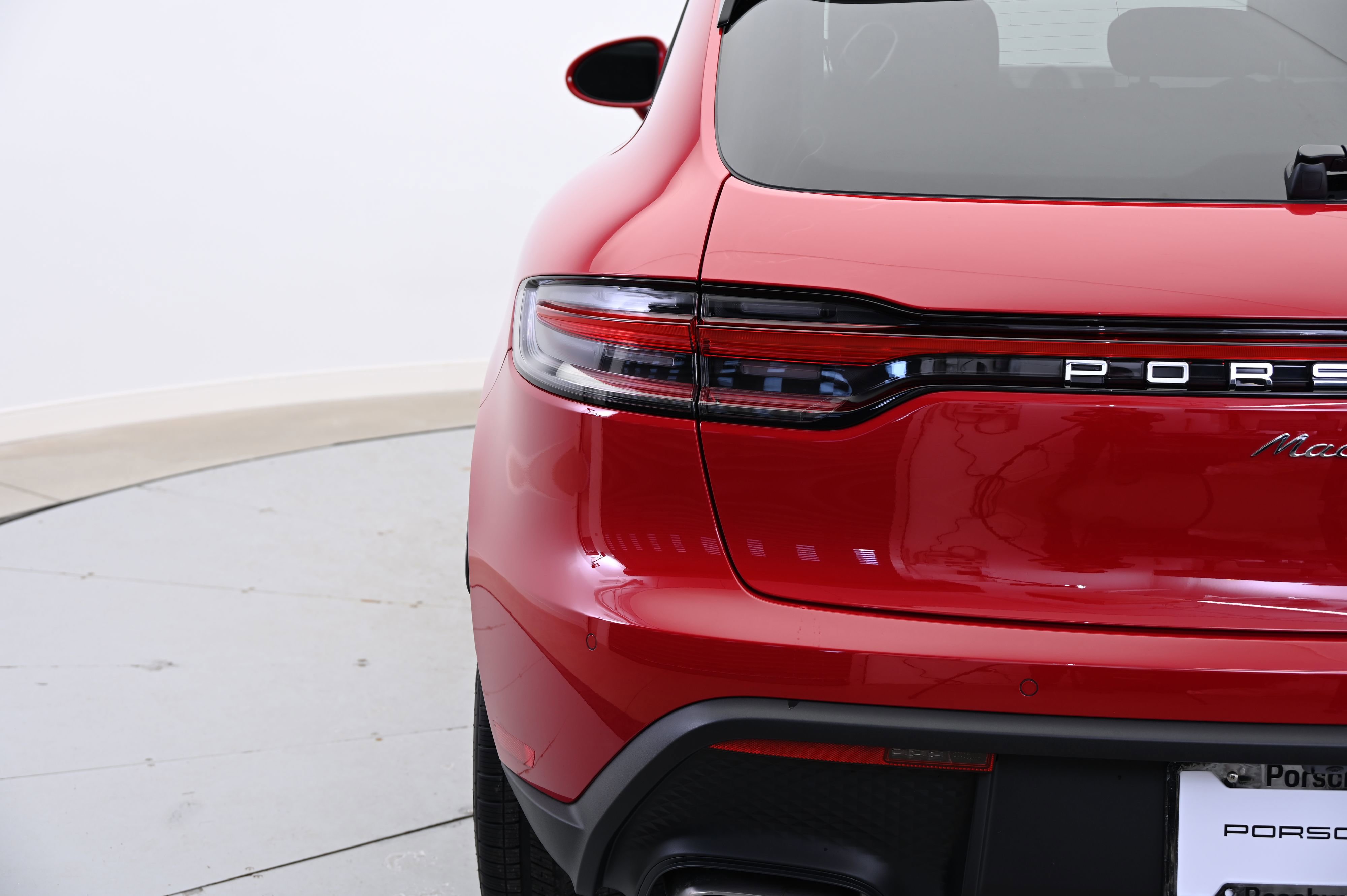 Used 2025 Porsche Macan image 13