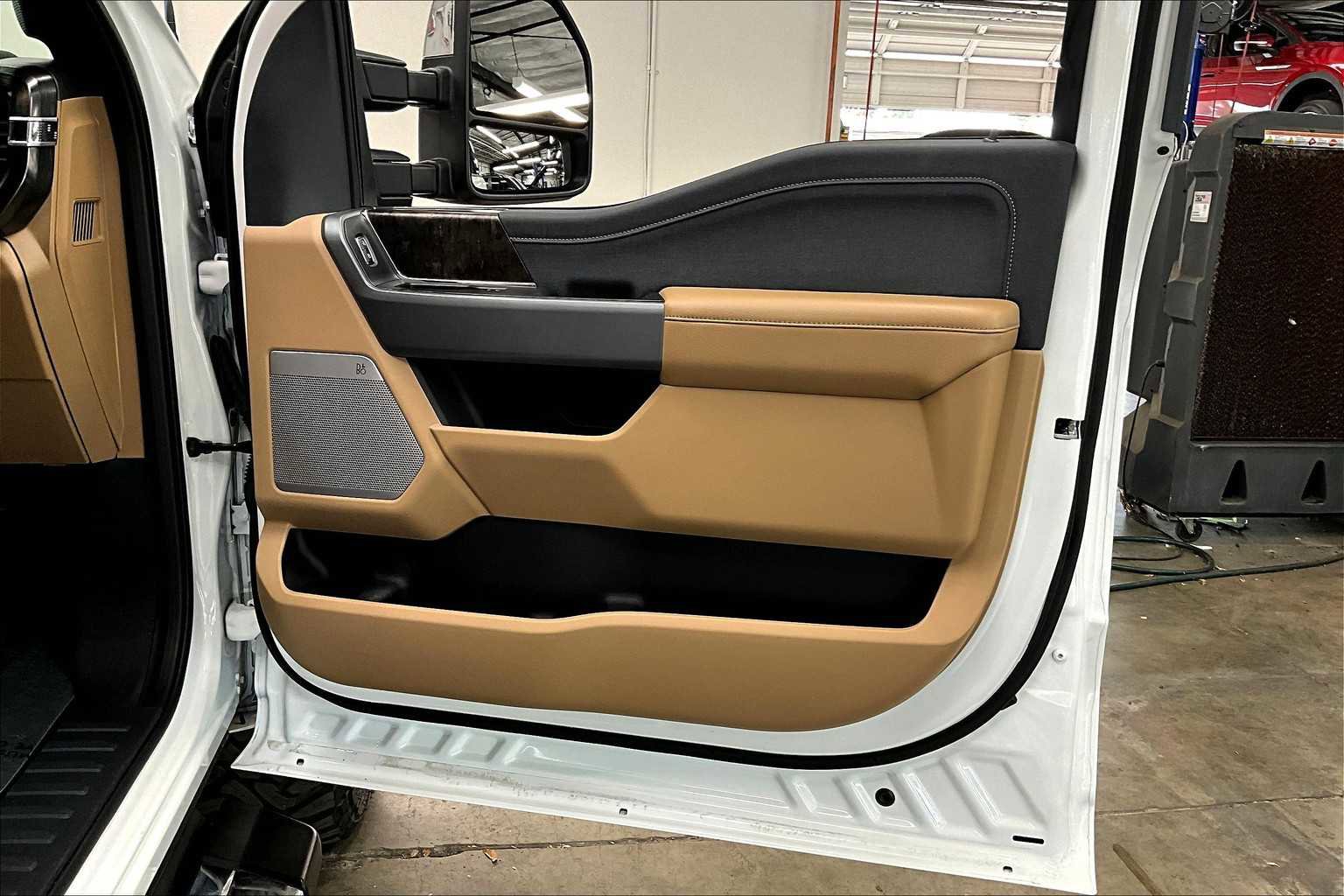 Used 2024 Ford F350 Lariat image 25