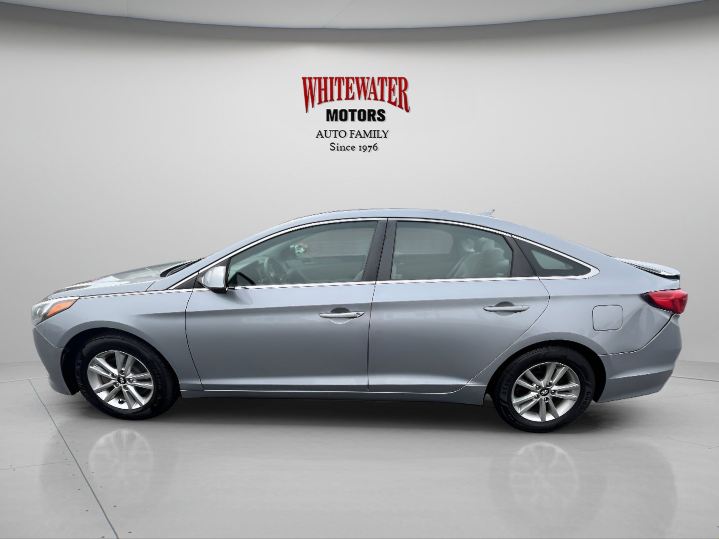 Used 2017 Hyundai Sonata SE image 3