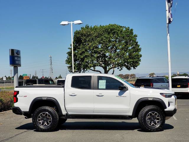 Used 2026 Chevrolet Colorado ZR2 w/ Technology Package AWD/4WD image 3