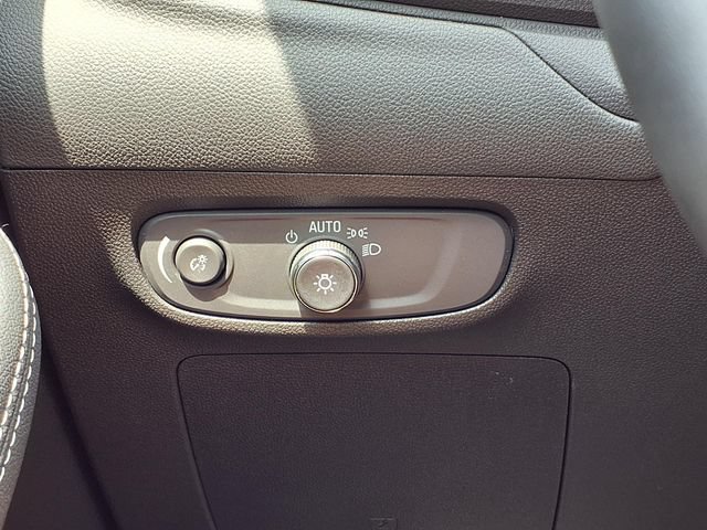 Certified 2026 Buick Encore GX Preferred AWD/4WD image 17
