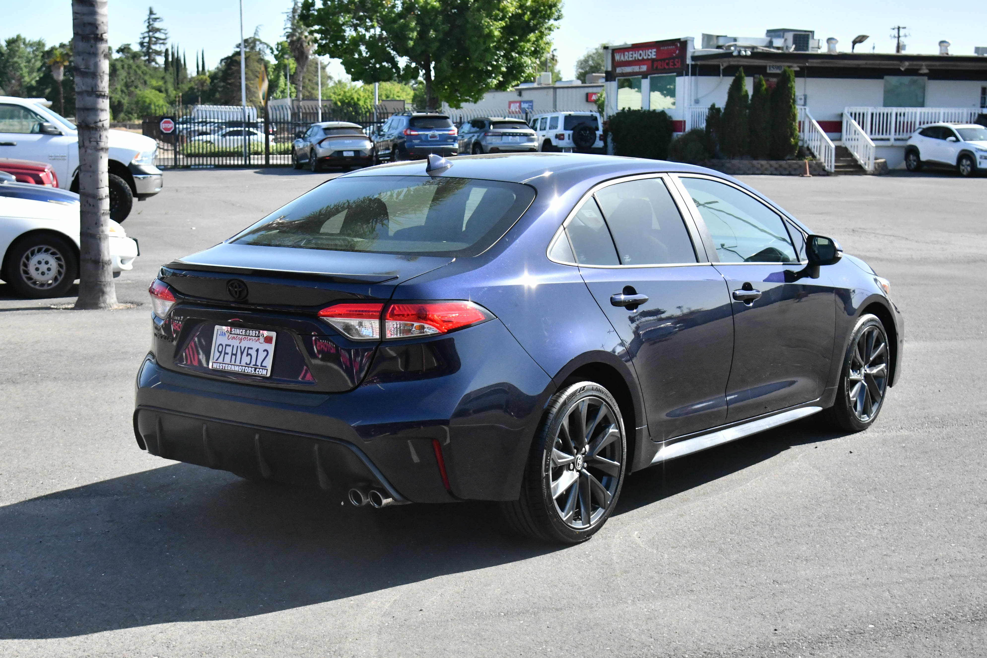 Used 2023 Toyota Corolla SE w/ SE Premium Package FWD image 8
