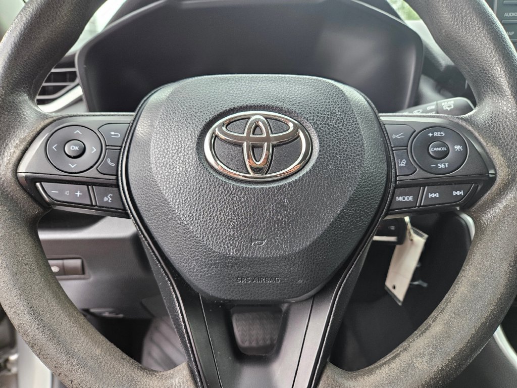 Used 2022 Toyota RAV4 LE AWD/4WD image 23