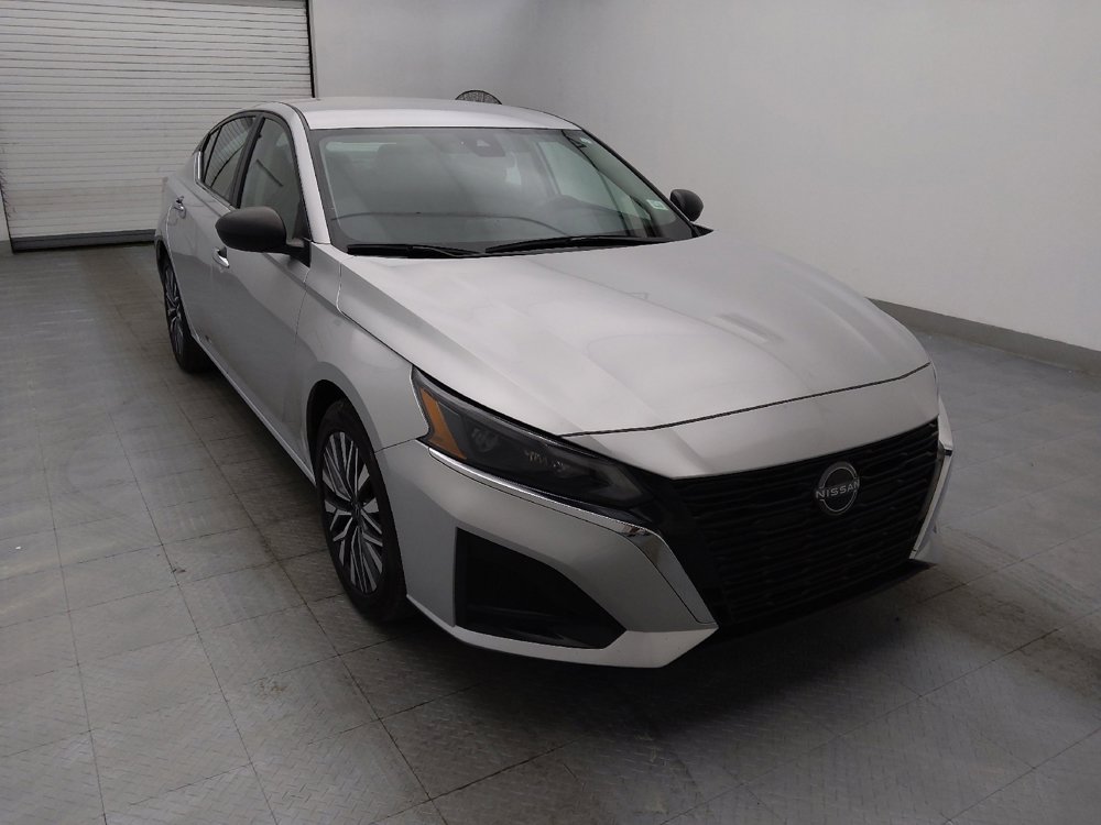 Used 2024 Nissan Altima 2.5 SV image 13