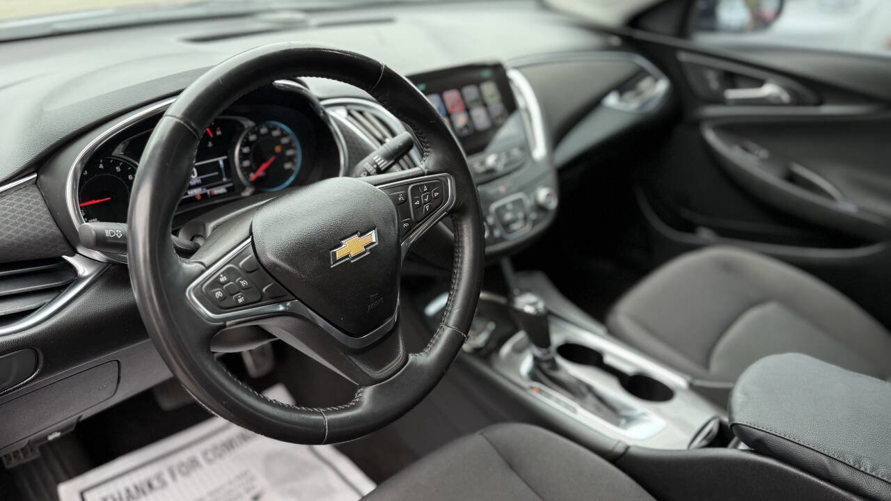Used 2017 Chevrolet Malibu LT image 12