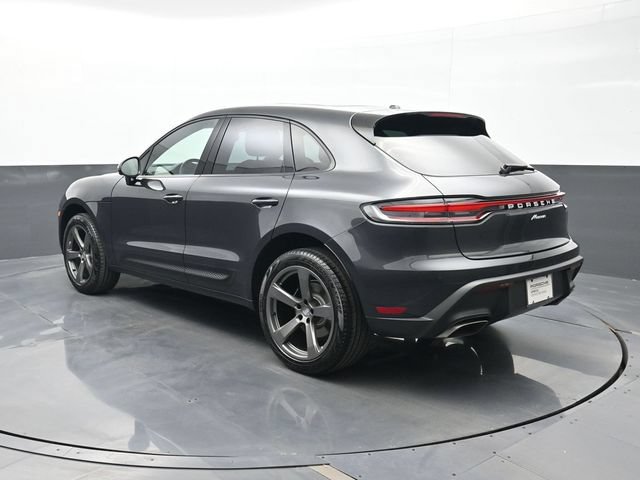 Certified 2025 Porsche Macan AWD/4WD image 3