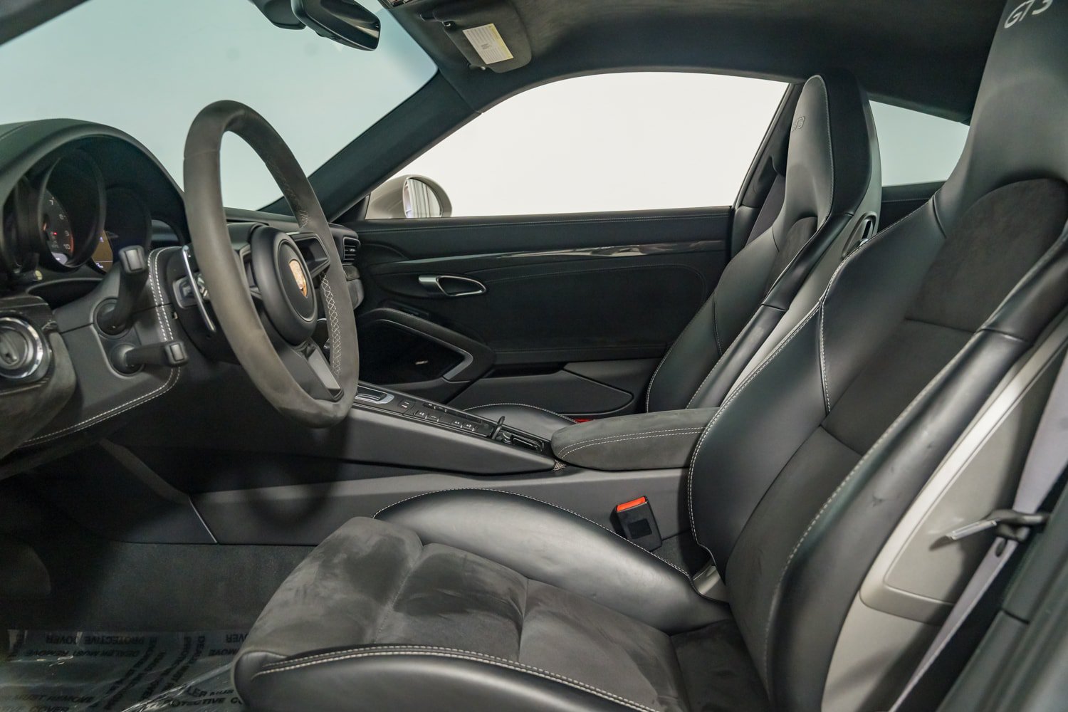 Used 2018 Porsche 911 GT3 RWD image 17