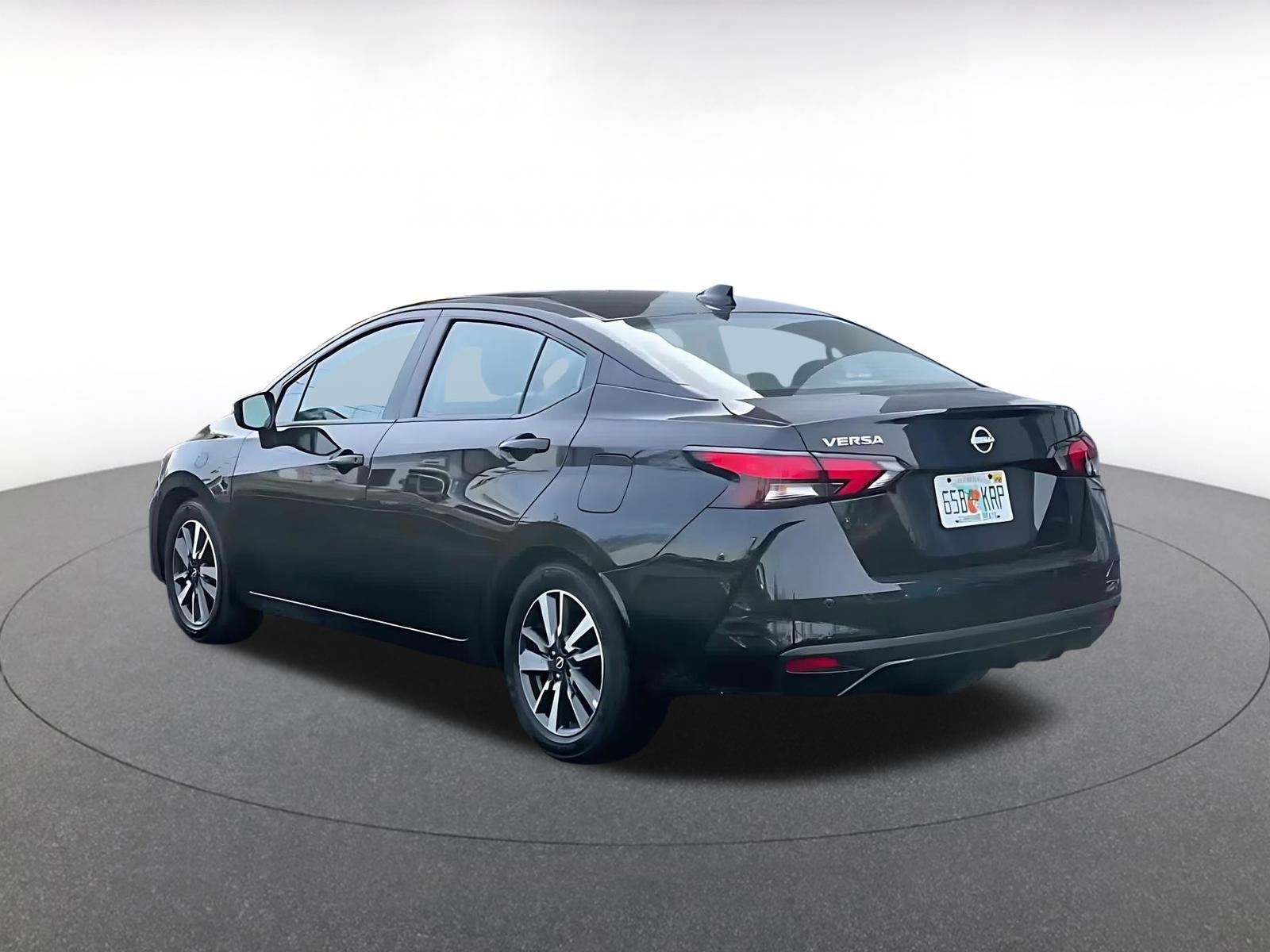 Used 2025 Nissan Versa SV image 10