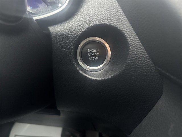 Used 2022 Toyota Corolla Cross XLE image 16