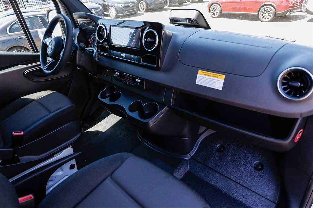 New 2025 Mercedes-Benz Sprinter 2500 image 10