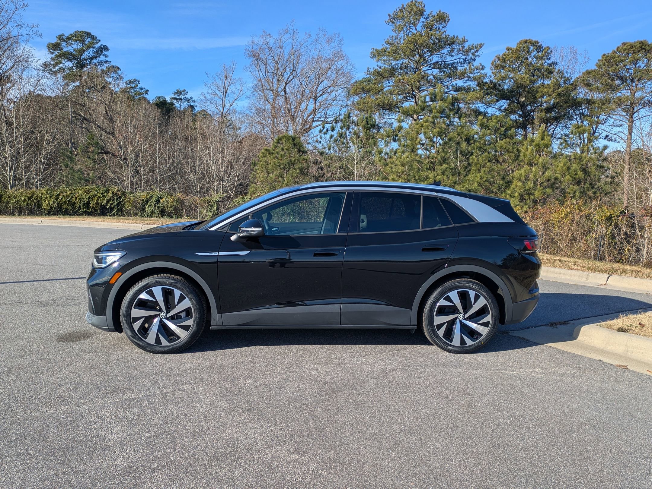 Used 2022 Volkswagen ID.4 Pro S w/ Gradient Package image 8