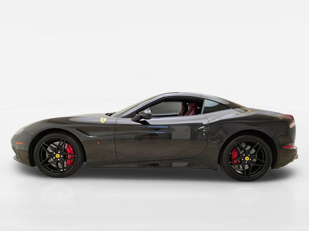 Used 2015 Ferrari California T RWD image 12