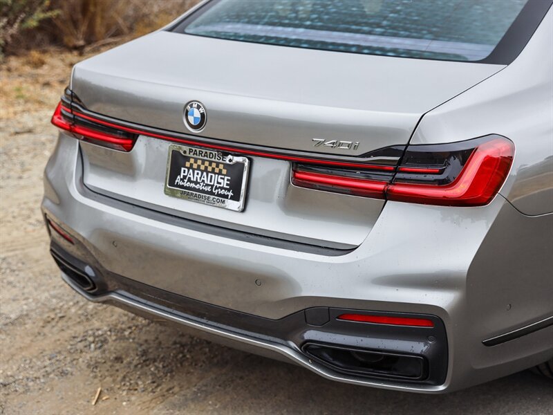 Used 2021 BMW 740i w/ M Sport Package RWD image 14