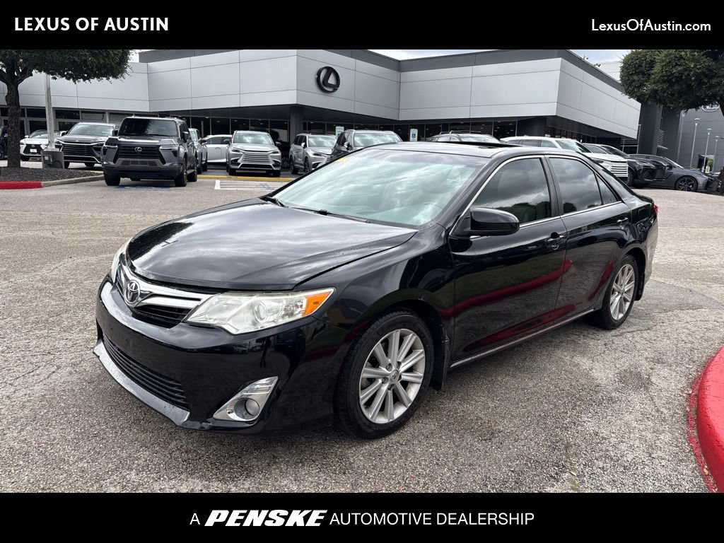 Used 2014 Toyota Camry XLE FWD image 1