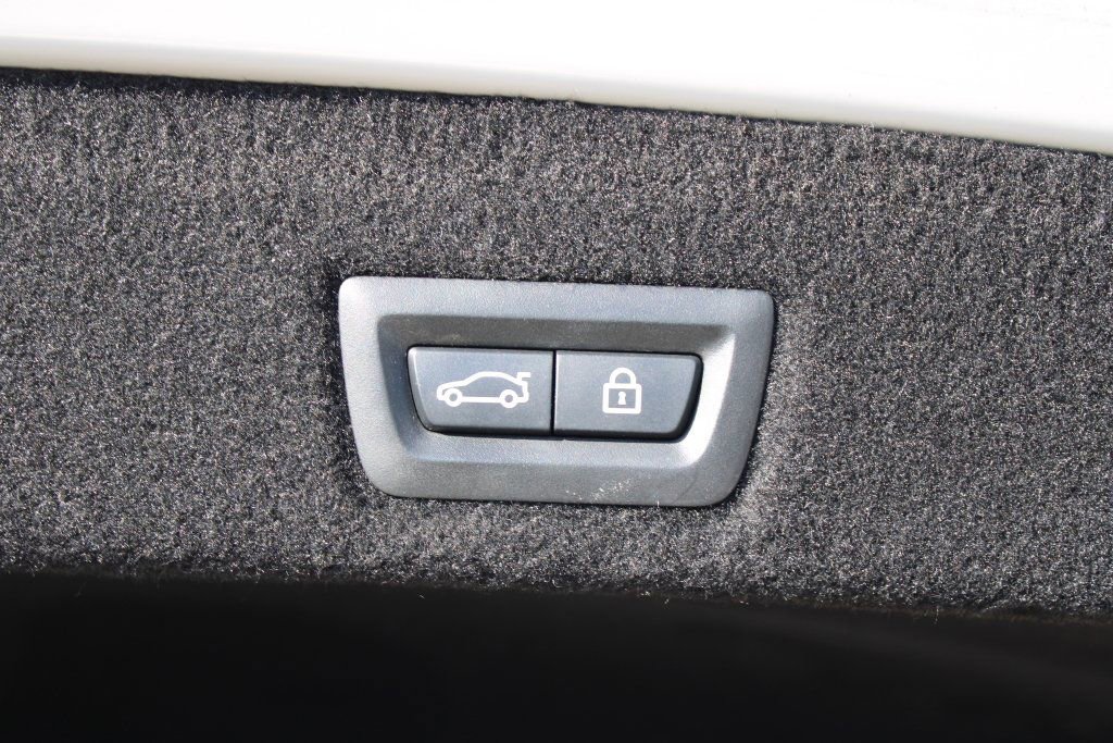 Used 2018 BMW 750i image 36