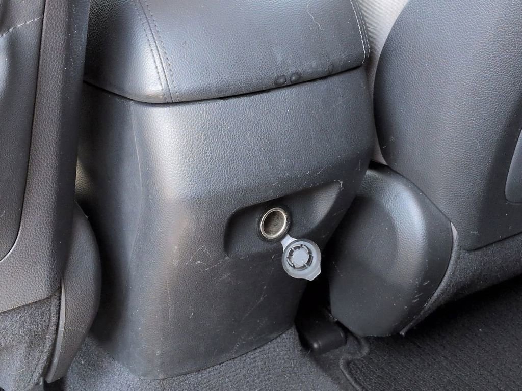 Used 2018 Hyundai Santa Fe SE FWD image 22