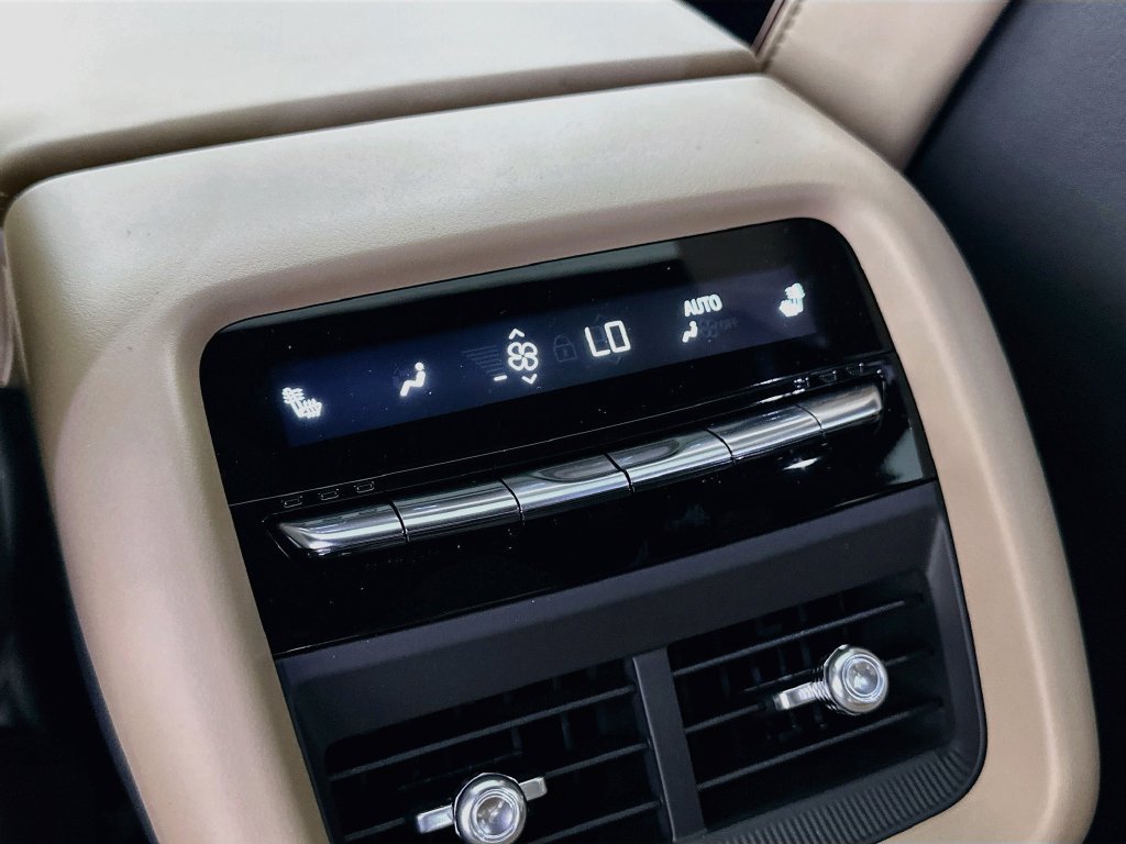 New 2026 Cadillac Lyriq Signature Luxury w/ Nappa Leather Package AWD/4WD image 32