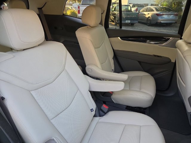 Certified 2025 Cadillac XT6 Premium Luxury w/ Technology Package FWD image 27