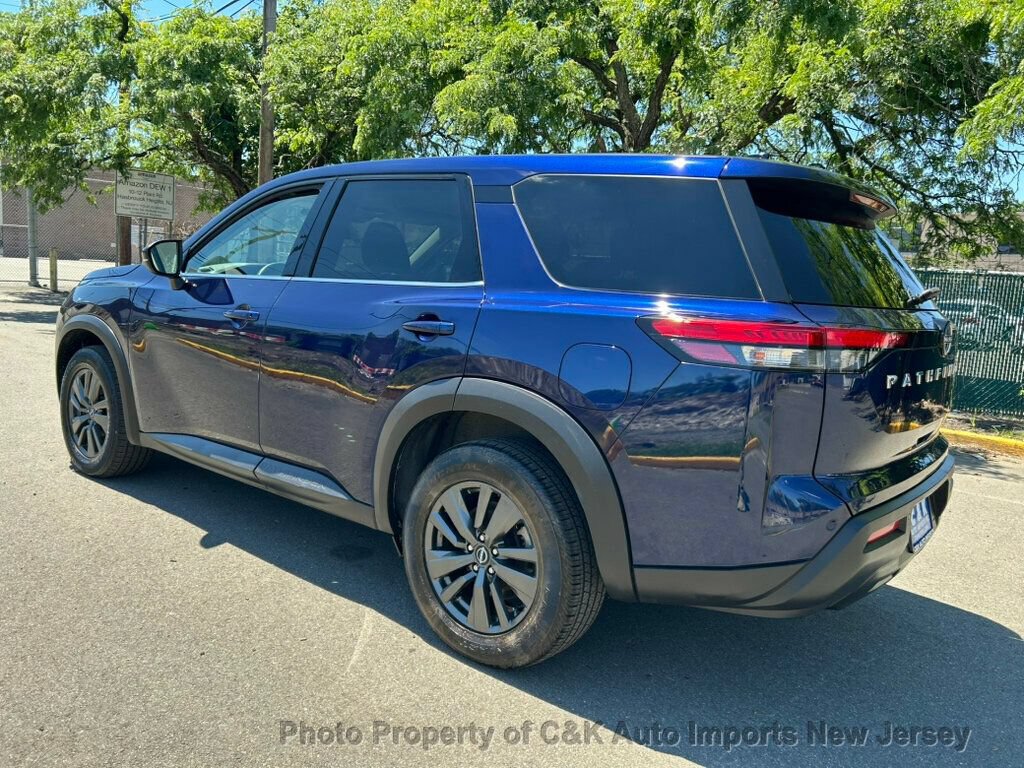 Used 2022 Nissan Pathfinder S AWD/4WD image 17