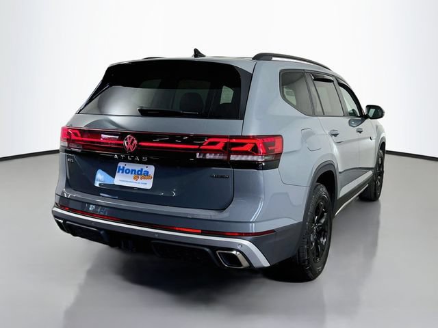 Used 2024 Volkswagen Atlas Peak Edition SEL AWD/4WD image 21