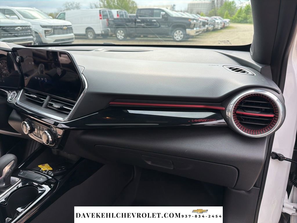Used 2024 Chevrolet Trax RS w/ Sunroof Package FWD image 20