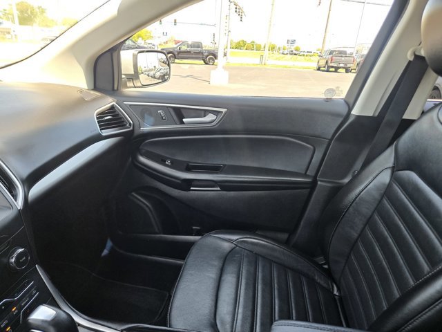Used 2017 Ford Edge SEL w/ Equipment Group 201A AWD/4WD image 16