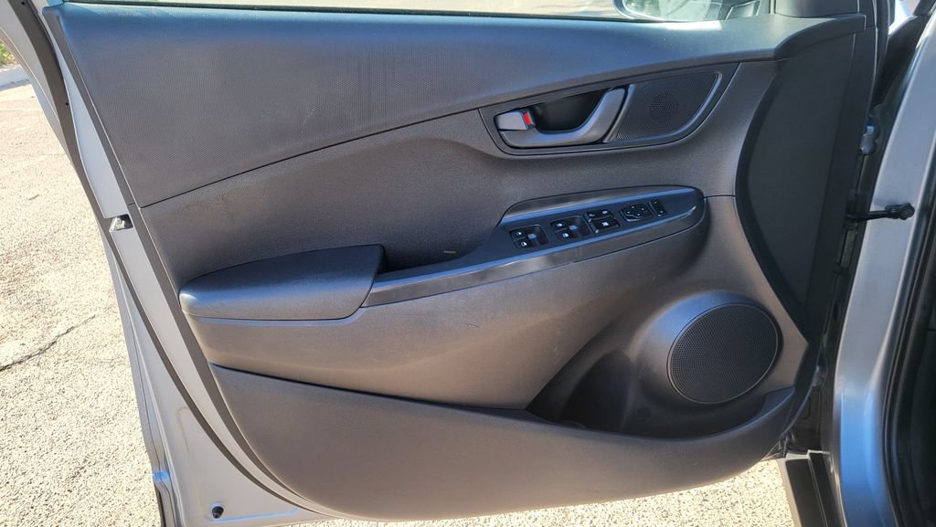 Used 2018 Hyundai Kona SEL FWD image 24