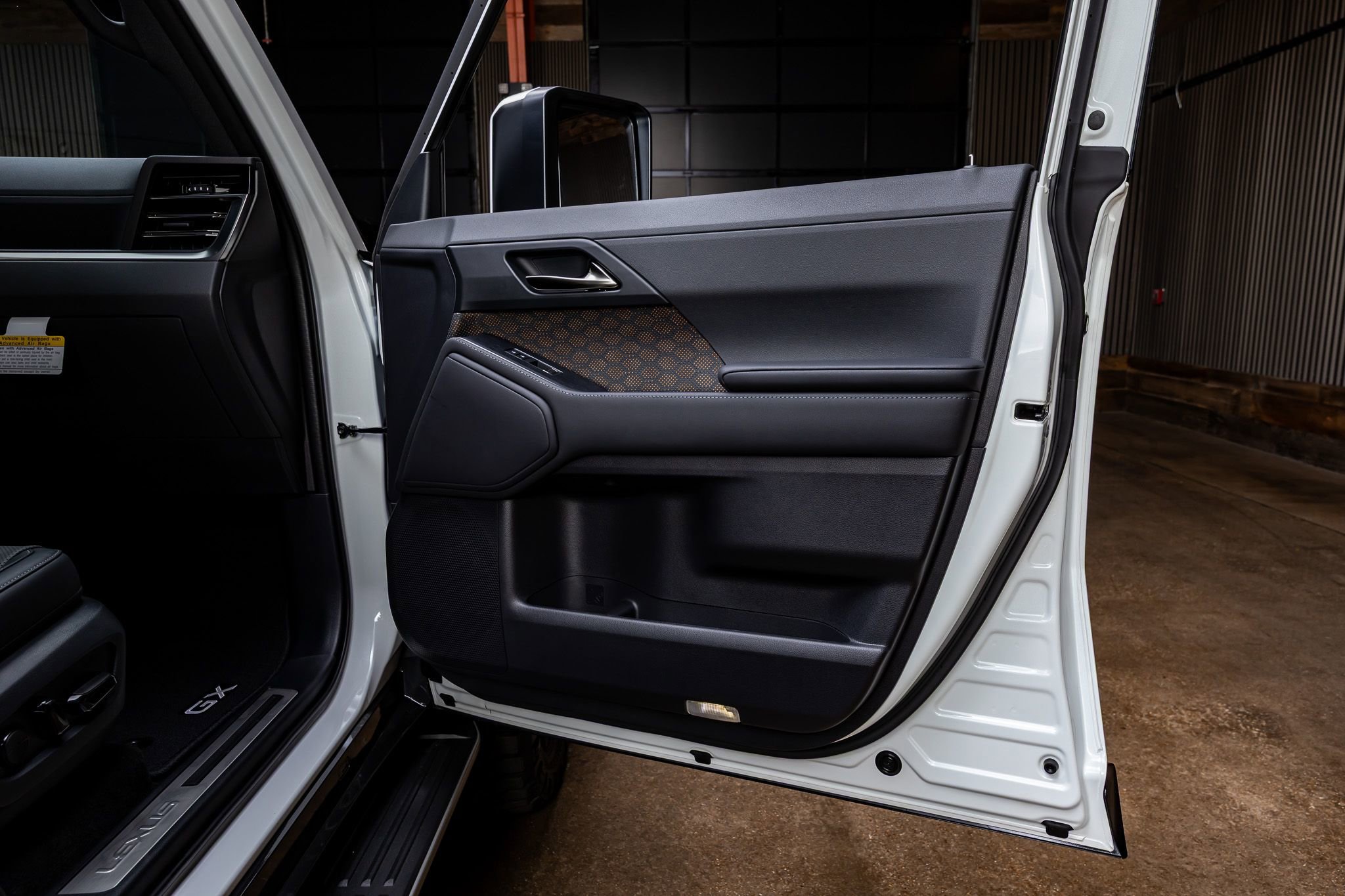 Used 2025 Lexus GX 550 image 38