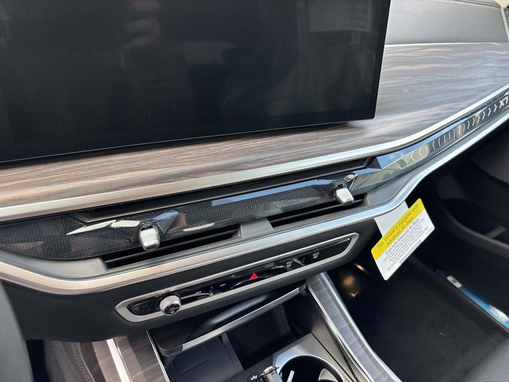 New 2026 BMW X7 xDrive40i w/ Premium Package image 15
