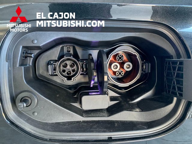 Used 2023 Mitsubishi Outlander SEL 40th Anniversary image 4