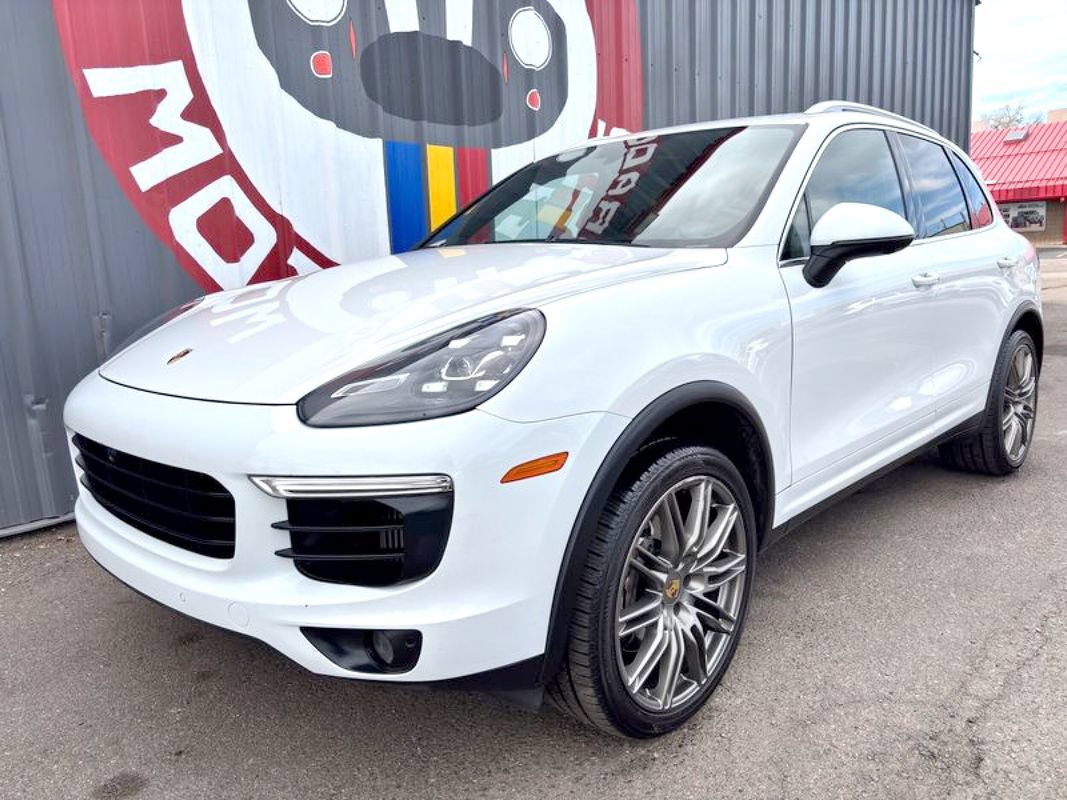 Used 2017 Porsche Cayenne S w/ Premium Plus Package AWD/4WD image 6