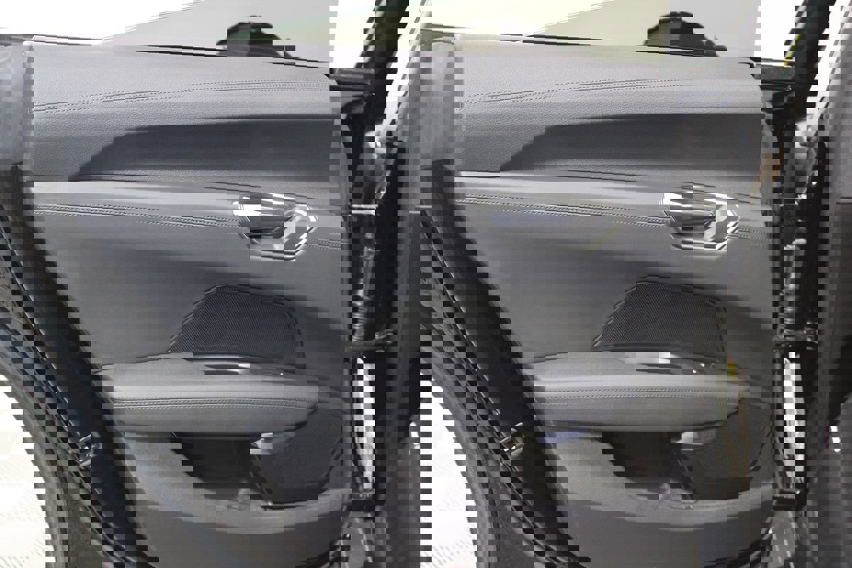 Used 2024 Audi e-tron GT Premium Plus image 35