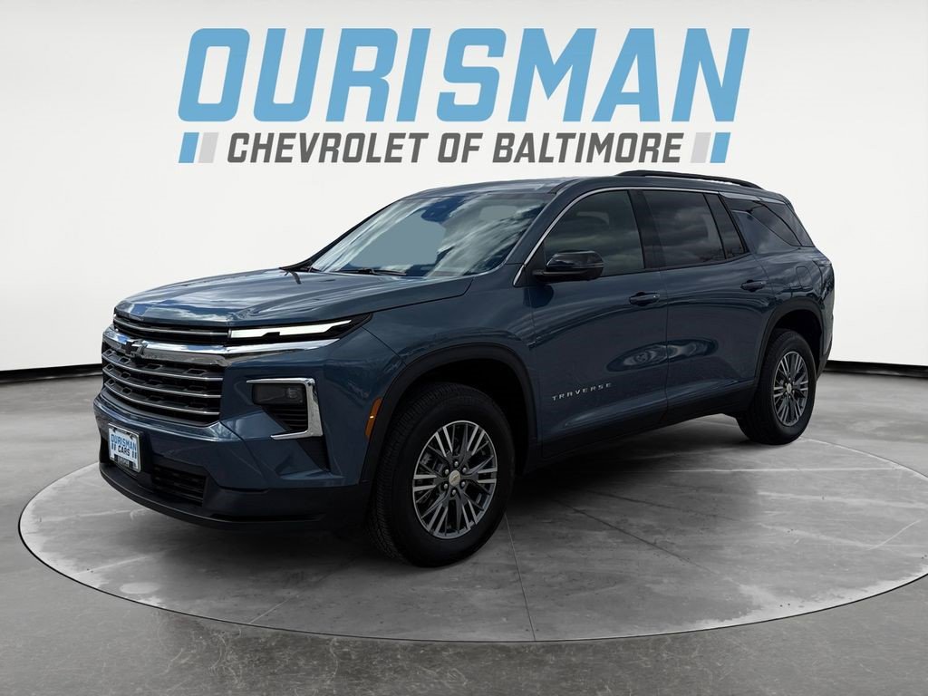 Certified 2025 Chevrolet Traverse LT w/ Driver Confidence Package FWD image 2