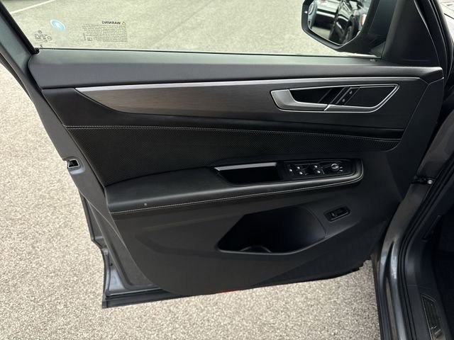 Certified 2024 Volkswagen Atlas Cross Sport SE w/ Black Wheel Package image 21