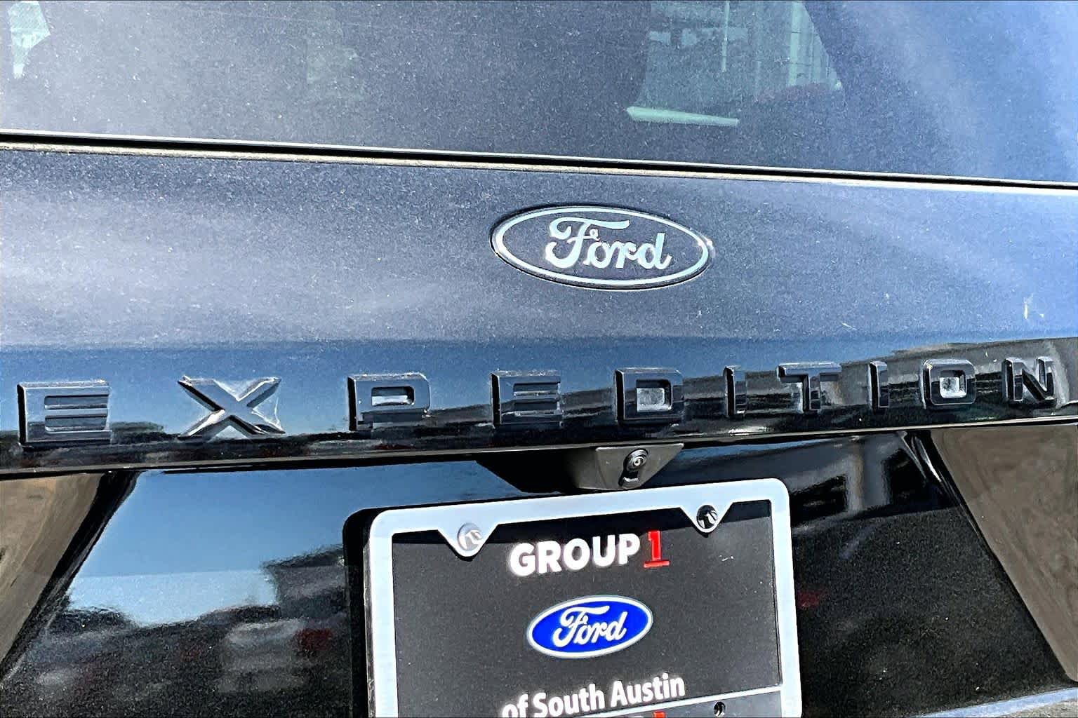 Certified 2025 Ford Expedition Platinum w/ Stealth Appearance Package image 31