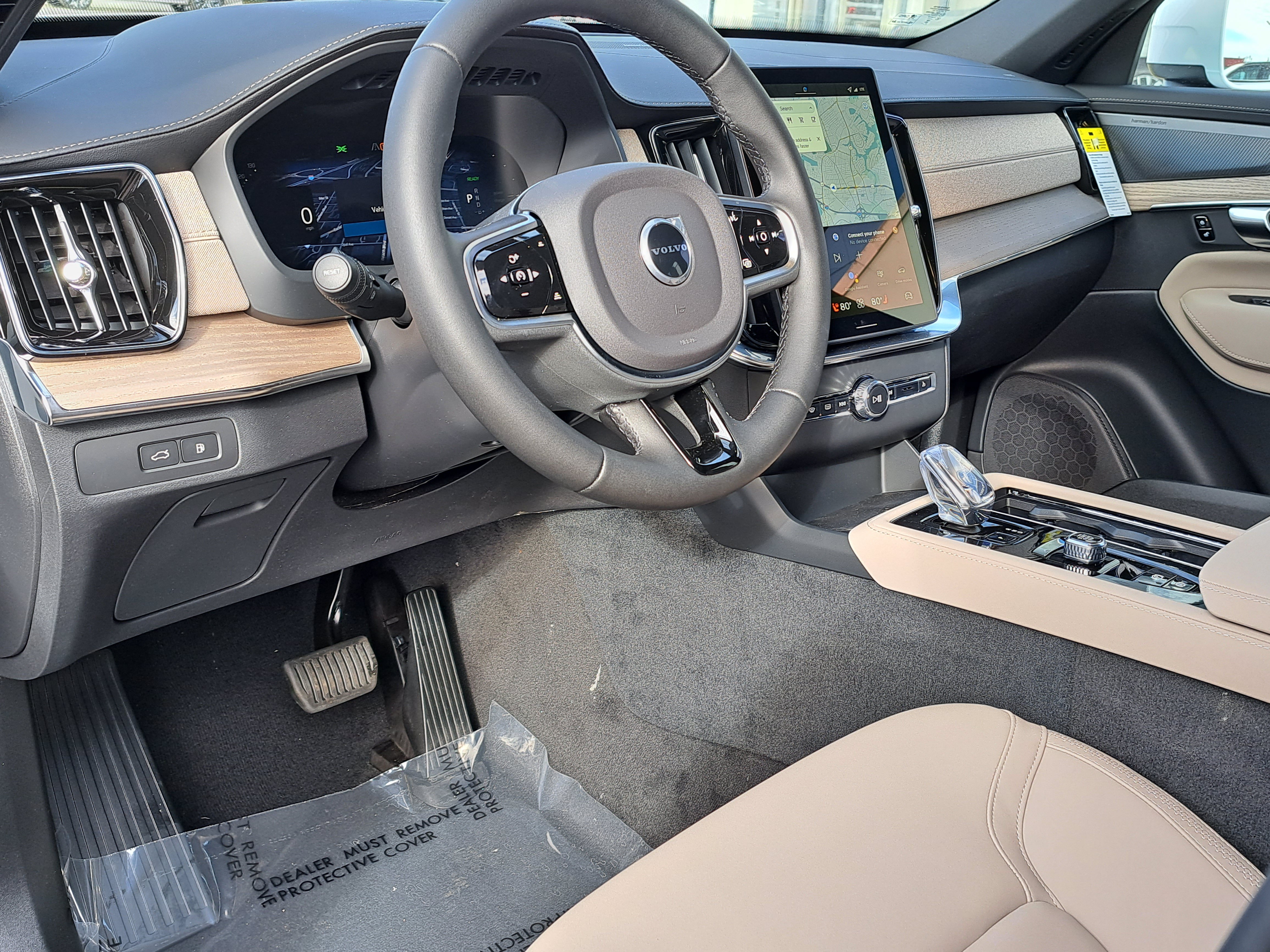 New 2026 Volvo XC90 T8 Plus w/ Protection Package Premier AWD/4WD image 5