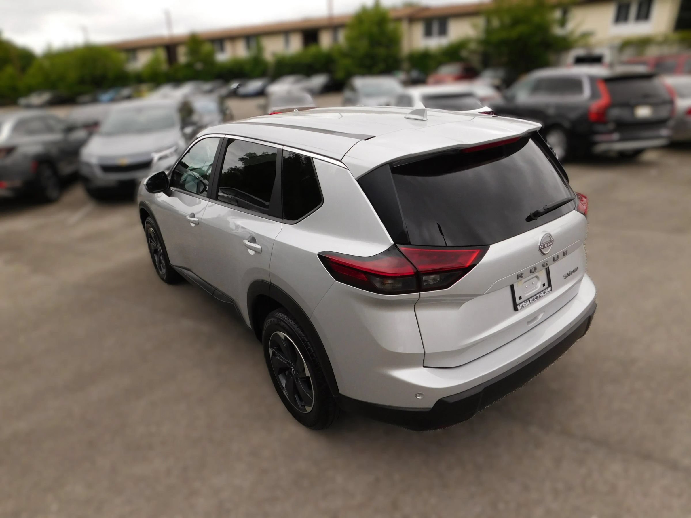 Used 2024 Nissan Rogue SV AWD/4WD image 5