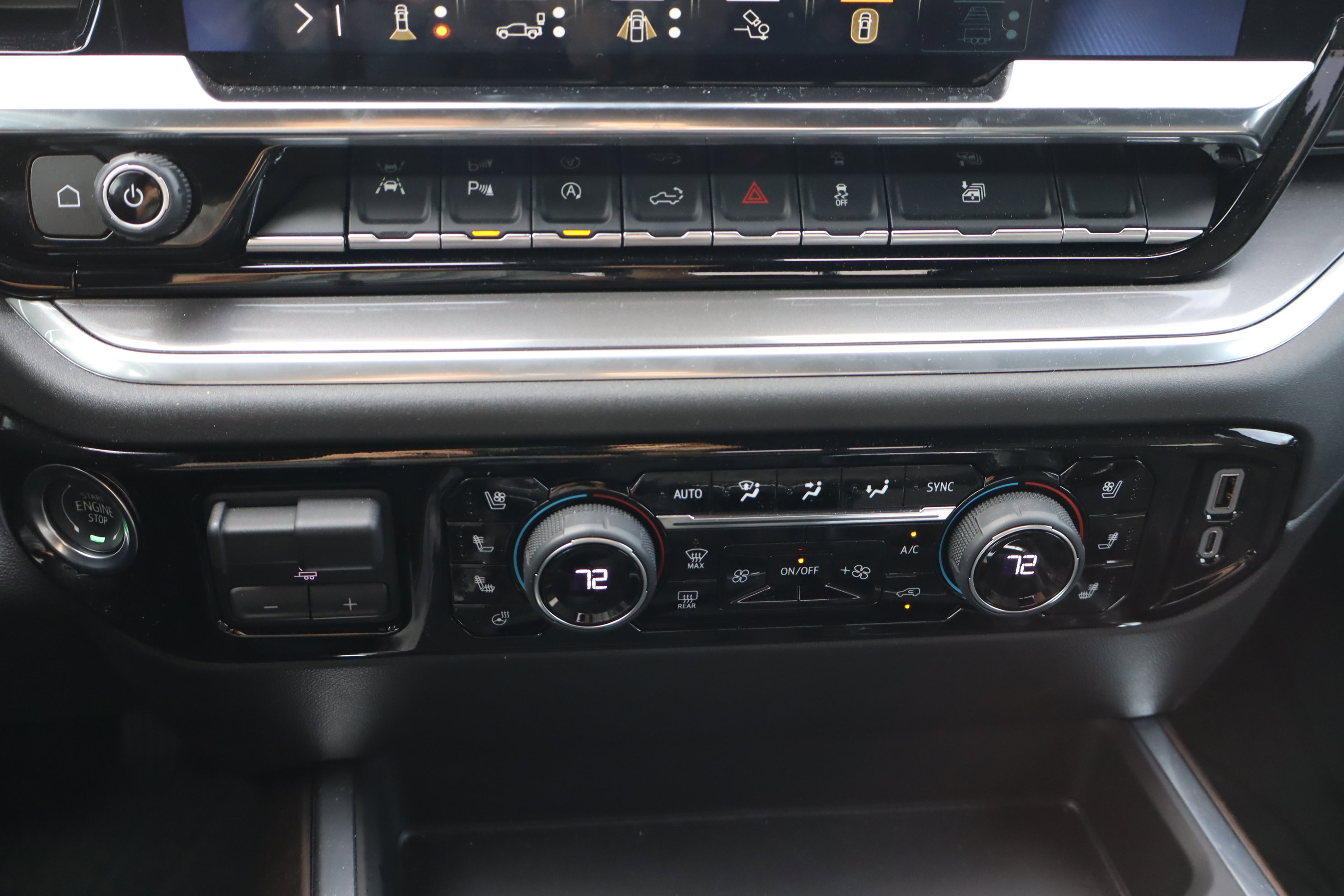 Certified 2025 Chevrolet Silverado 1500 High Country image 31