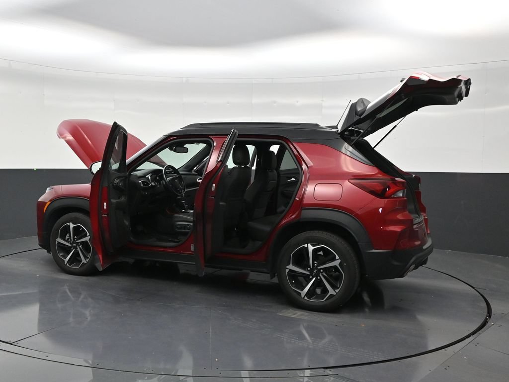 Used 2021 Chevrolet TrailBlazer RS w/ Technology Package FWD image 31
