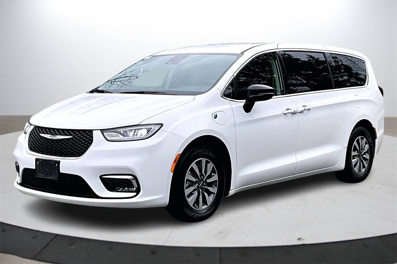 Certified 2024 Chrysler Pacifica Select image 4