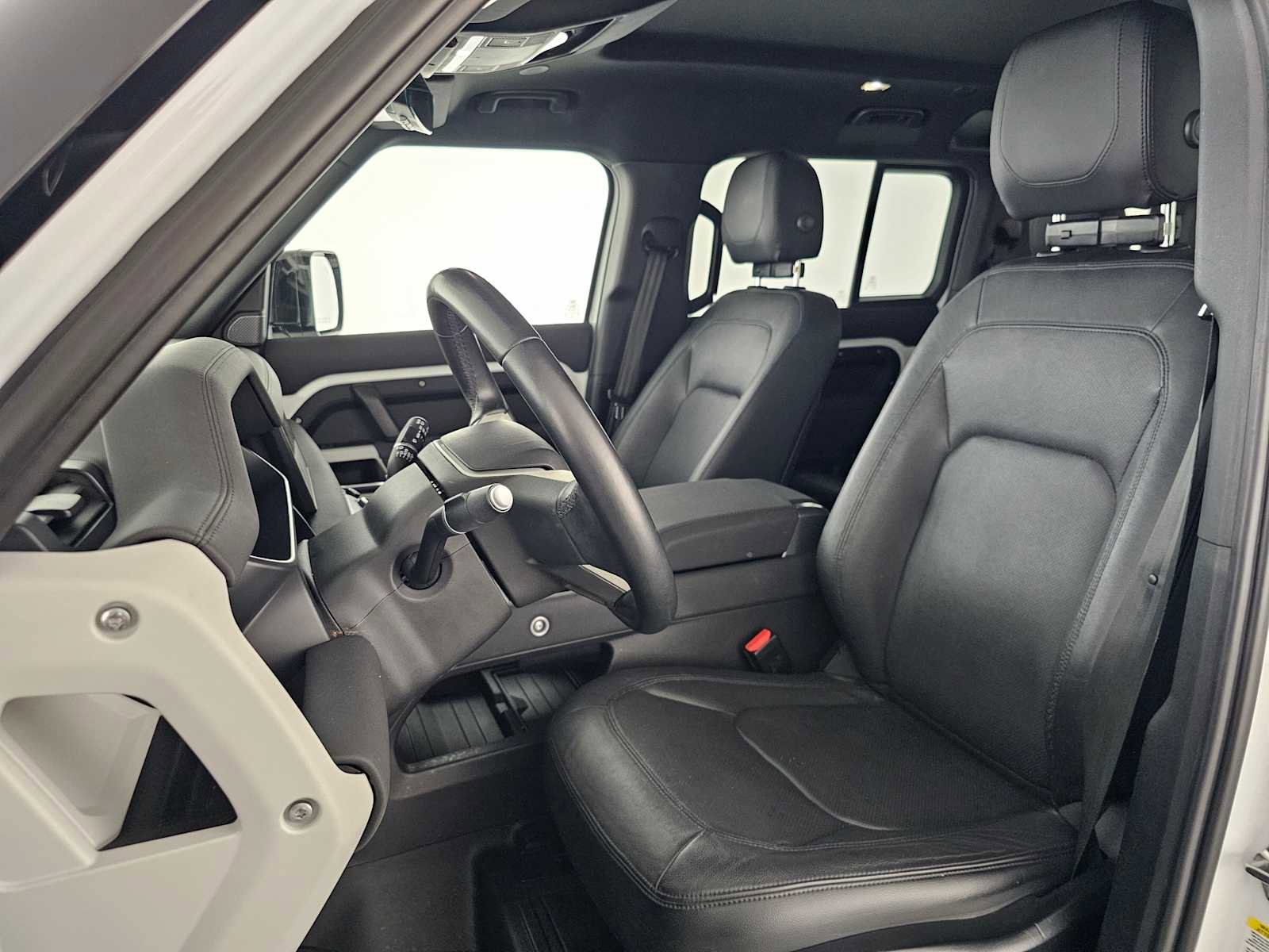 Used 2023 Land Rover Defender 110 S image 21