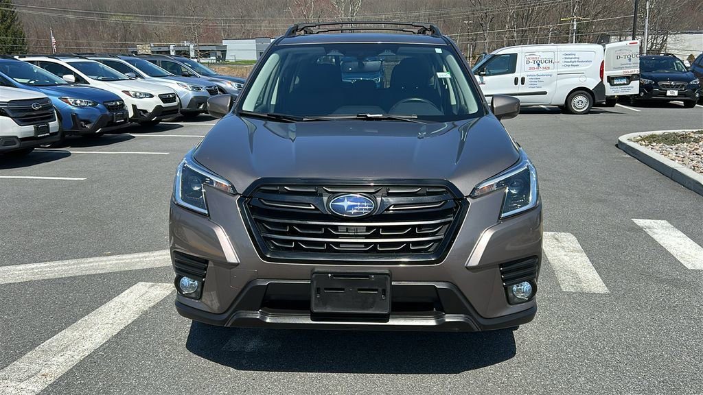 Used 2023 Subaru Forester Premium image 2