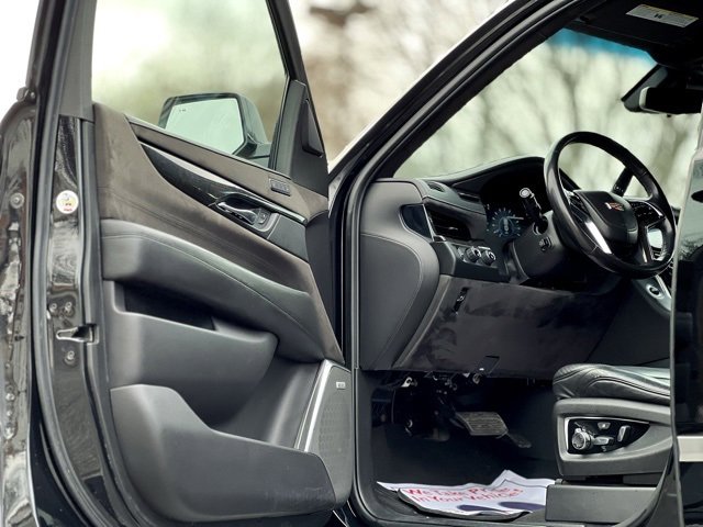 Used 2019 Cadillac Escalade ESV Platinum image 9