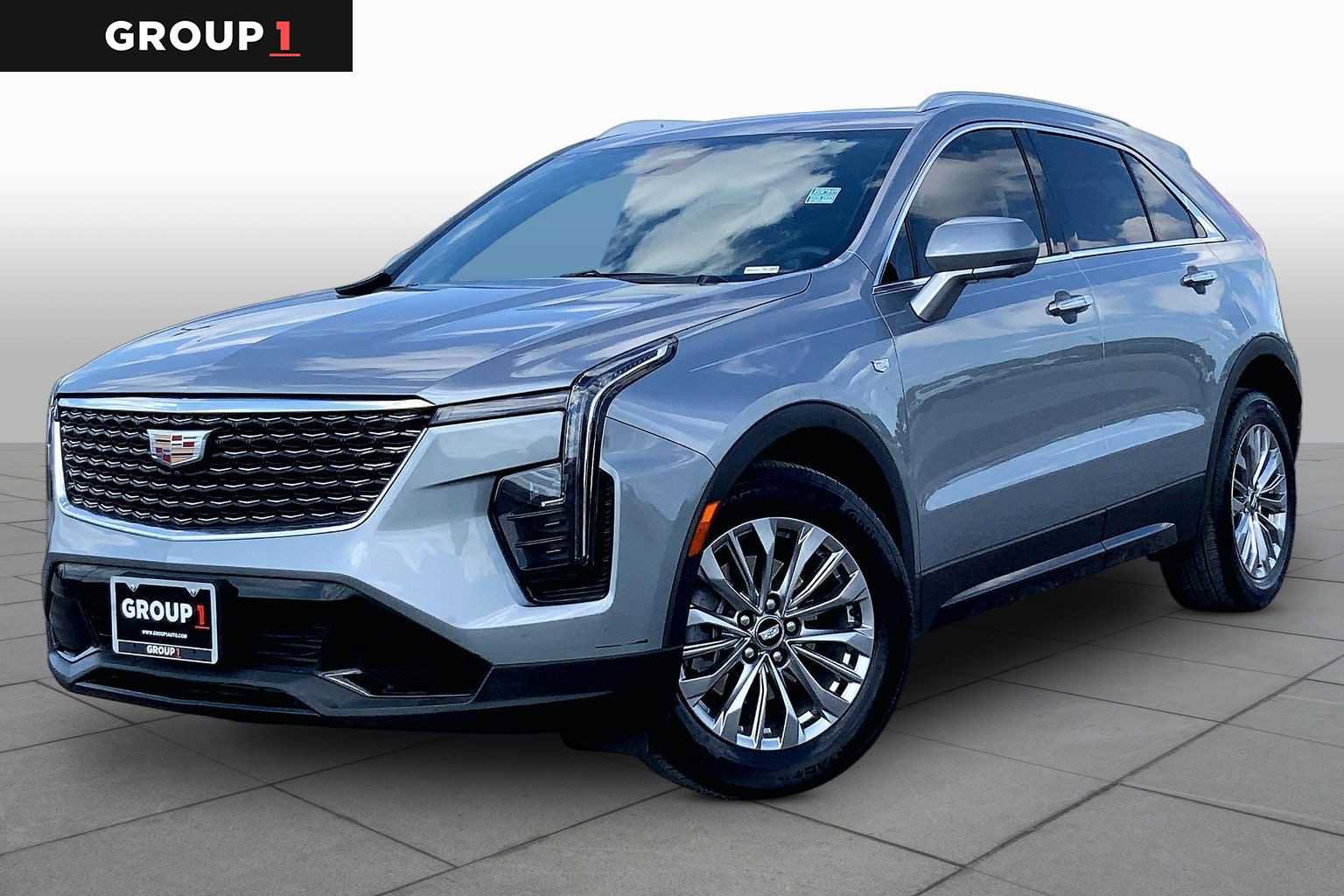 Used 2025 Cadillac XT4 Premium Luxury w/ Technology Package FWD image 1