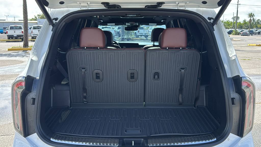 Used 2024 Kia Telluride SX w/ Towing Package FWD image 15