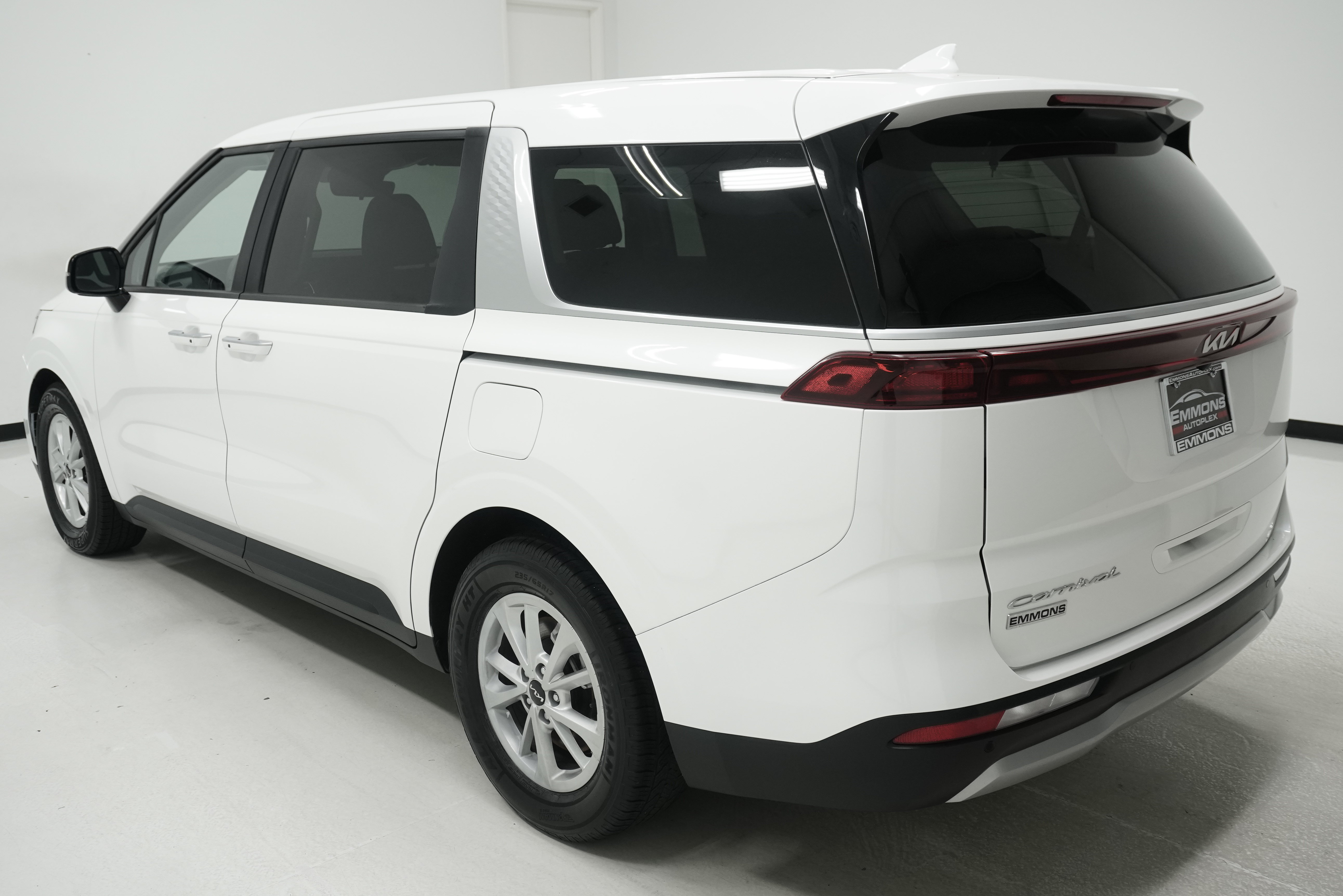 Used 2022 Kia Carnival LX FWD image 6