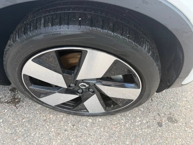Certified 2023 Volvo C40 P8 Recharge Ultimate w/ Protection Package Premier AWD/4WD image 4